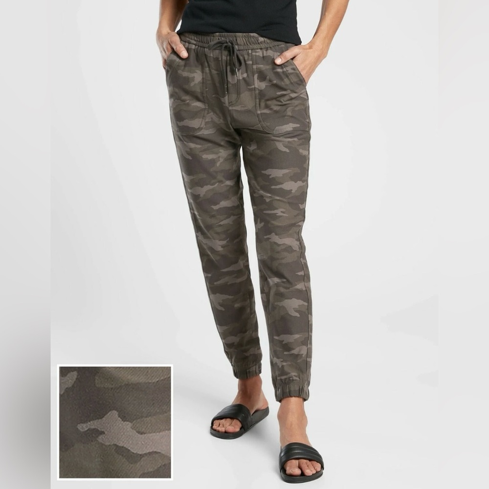 Athleta Farallon Jogger Pants Women’s Sz 0 Camo Cotton Stretch Cropped Pockets